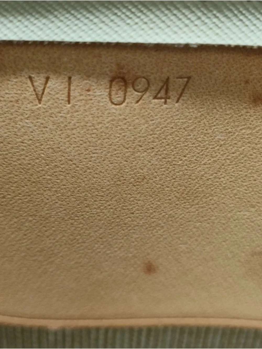 Louis Vuitton Monogram Canvas Travel or gym bag in Brown with Tan Trim